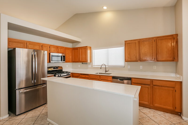 2,110/Mo, 5240 Coleman St North Las Vegas, NV 89031 Kitchen View