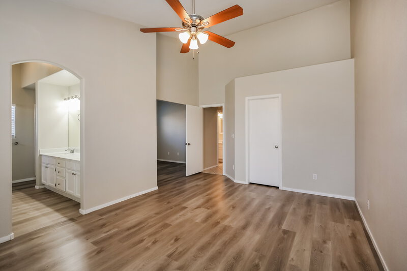 2,110/Mo, 5240 Coleman St North Las Vegas, NV 89031 Main Bedroom View 2