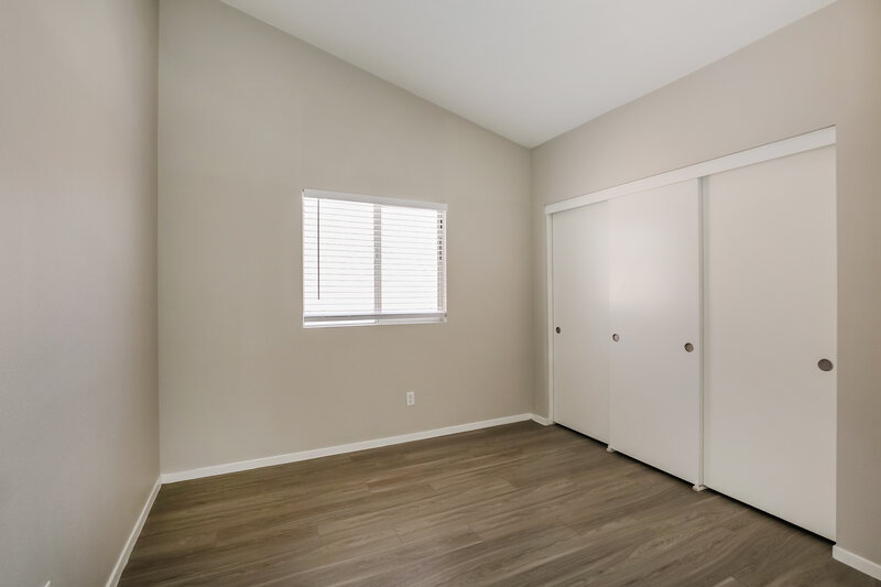 2,110/Mo, 5240 Coleman St North Las Vegas, NV 89031 Bedroom View 2