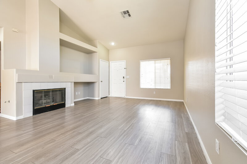 1,920/Mo, 534 Rancho Del Norte Dr North Las Vegas, NV 89031 Living Room View