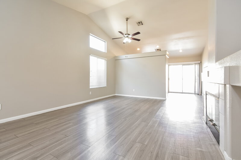 1,920/Mo, 534 Rancho Del Norte Dr North Las Vegas, NV 89031 Living Room View 3