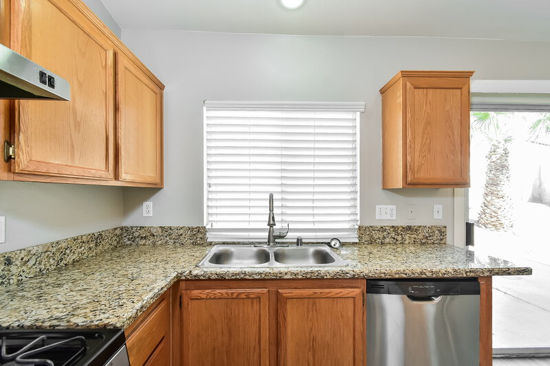 1,920/Mo, 534 Rancho Del Norte Dr North Las Vegas, NV 89031 Kitchen View 2