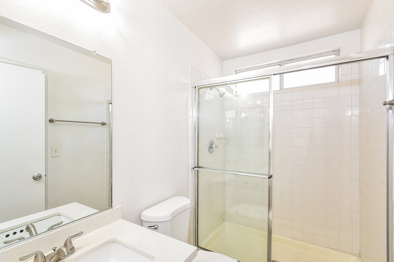 1,920/Mo, 534 Rancho Del Norte Dr North Las Vegas, NV 89031 Bathroom View