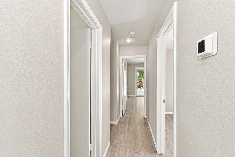 1,940/Mo, 534 Rancho Del Norte Dr North Las Vegas, NV 89031 Hallway View