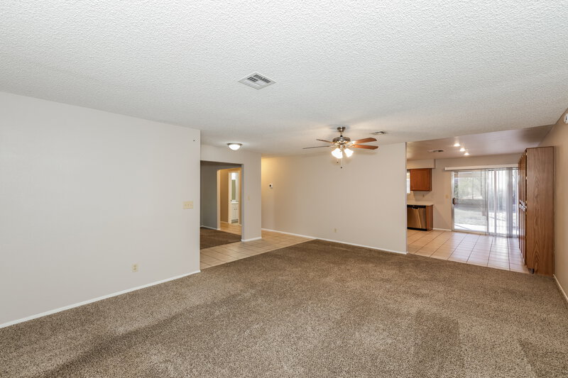 2,165/Mo, 123 Hexham Dr Henderson, NV 89015 Living Room View 2