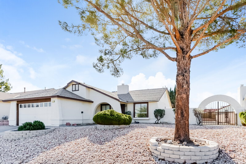2,215/Mo, 141 Emden Dr Henderson, NV 89015 Front View
