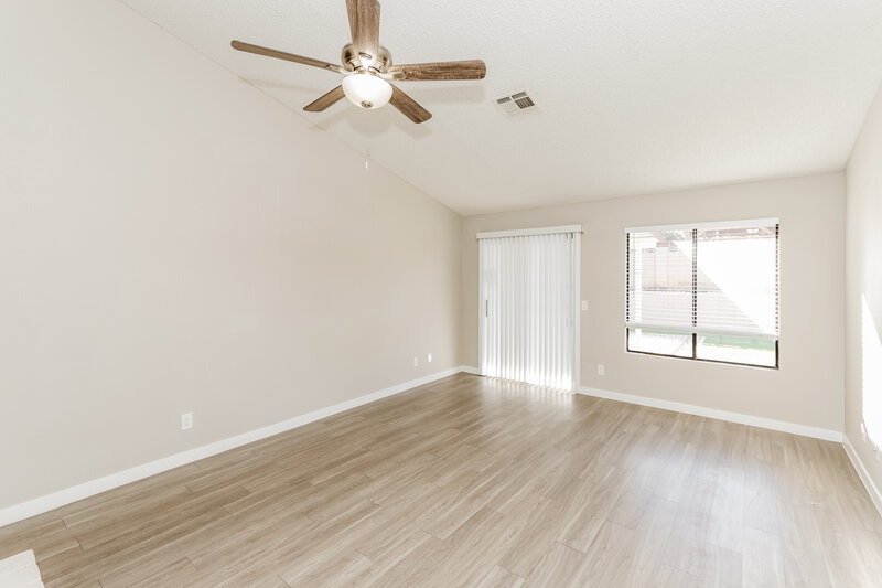 2,215/Mo, 141 Emden Dr Henderson, NV 89015 Living Room View