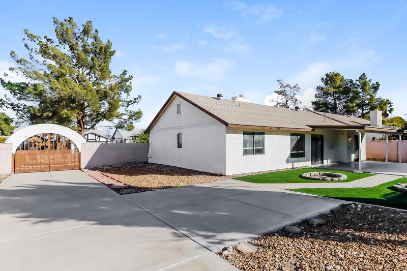 2,215/Mo, 141 Emden Dr Henderson, NV 89015 Rear View