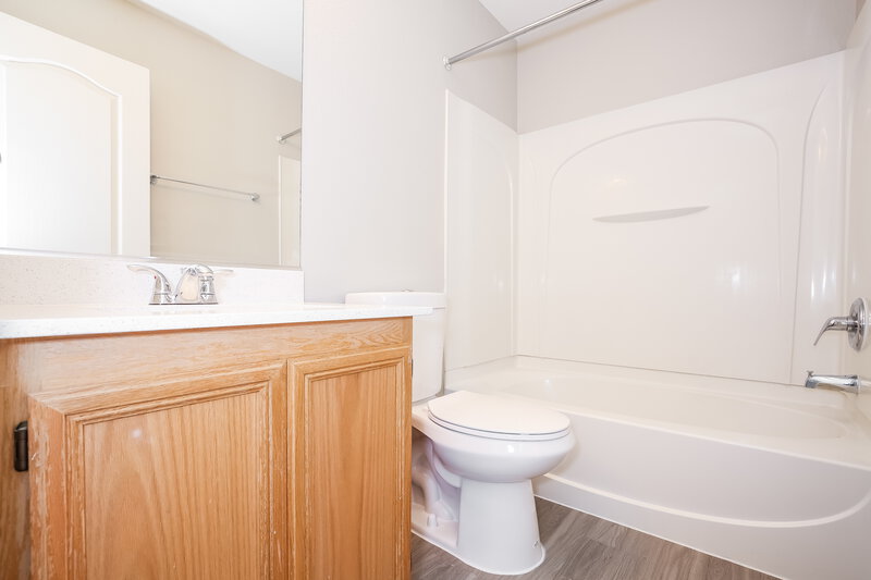 1,885/Mo, 8640 Palomino Ranch St Las Vegas, NV 89131 Bathroom View 2