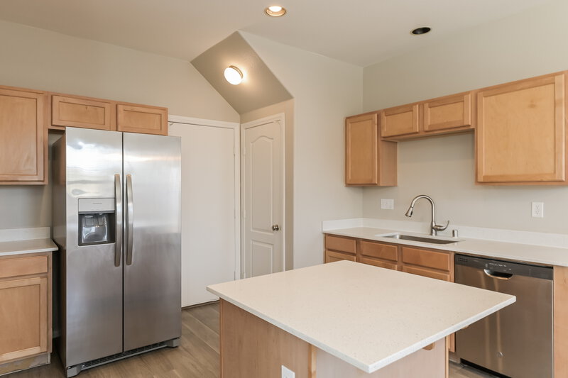 1,990/Mo, 671 Baffin Island Rd Henderson, NV 89011 Kitchen View 2