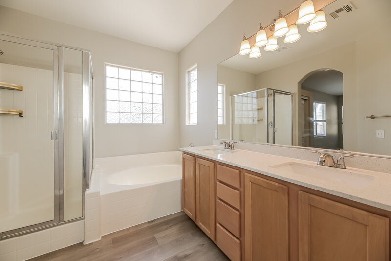 1,990/Mo, 671 Baffin Island Rd Henderson, NV 89011 Main Bathroom View