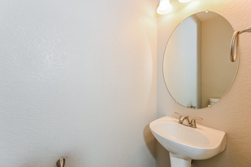 2,170/Mo, 40 Desert Palm Dr Las Vegas, NV 89183 Bathroom View