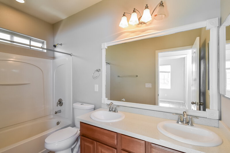 2,265/Mo, 9308 Euphoria Rose Ave Las Vegas, NV 89166 Bathroom View 2