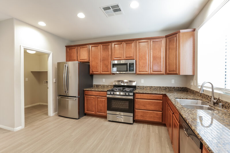 1,870/Mo, 10428 Yew Blossom Avenue Las Vegas, NV 89166 Kitchen View 2