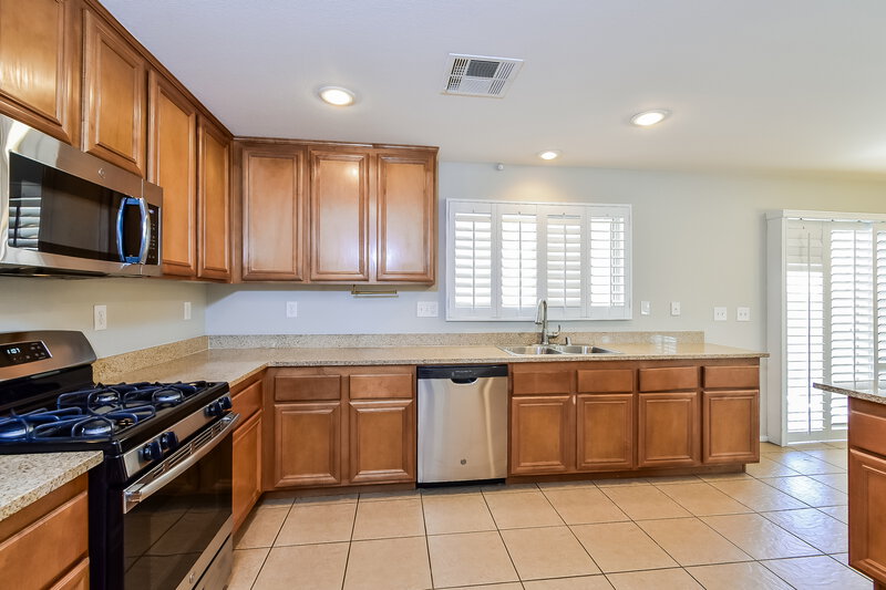 2,150/Mo, 9116 Spirit Canyon Ave Las Vegas, NV 89149 Kitchen View