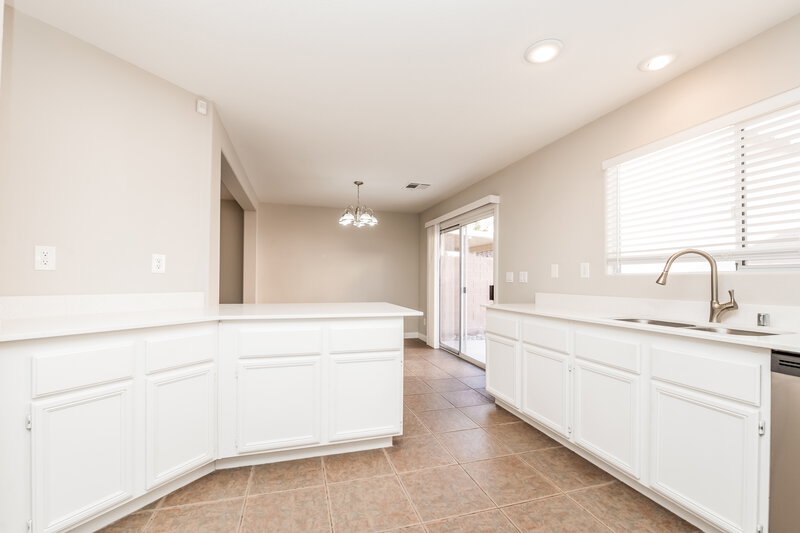 2,275/Mo, 6725 Druid Hills Street Las Vegas, NV 89149 Kitchen View 2