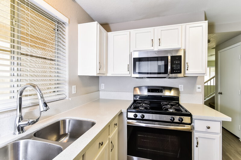 1,985/Mo, 9349 Leaping Lilly Ave Las Vegas, NV 89129 Kitchen View 2