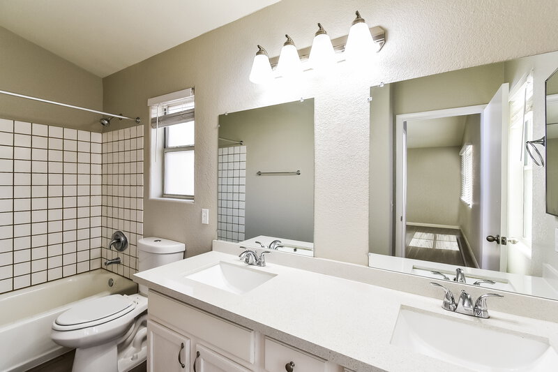 2,135/Mo, 9349 Leaping Lilly Ave Las Vegas, NV 89129 Bathroom View 2