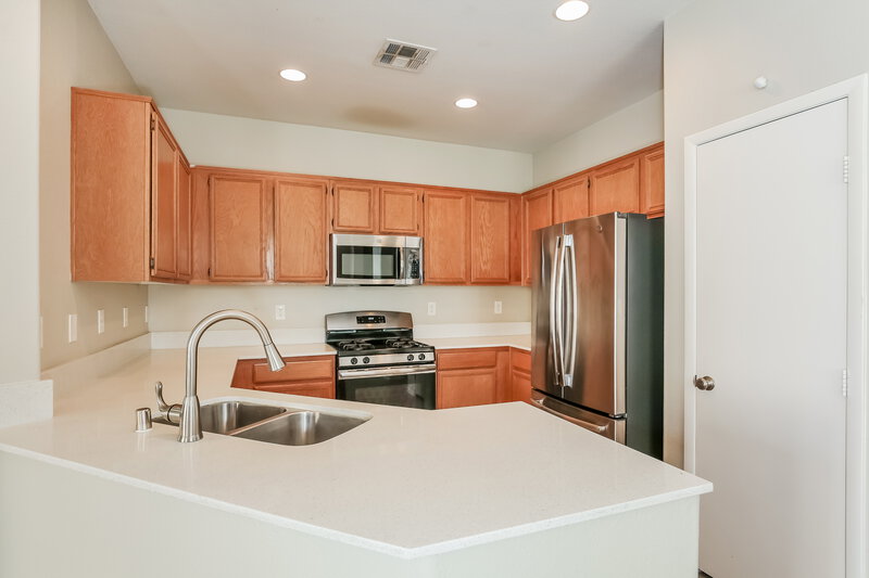 2,035/Mo, 1928 Caribou Creek Ct North Las Vegas, NV 89031 Kitchen View