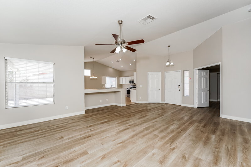 1,835/Mo, 4234 Inglewood Point St North Las Vegas, NV 89032 Living Room View 2