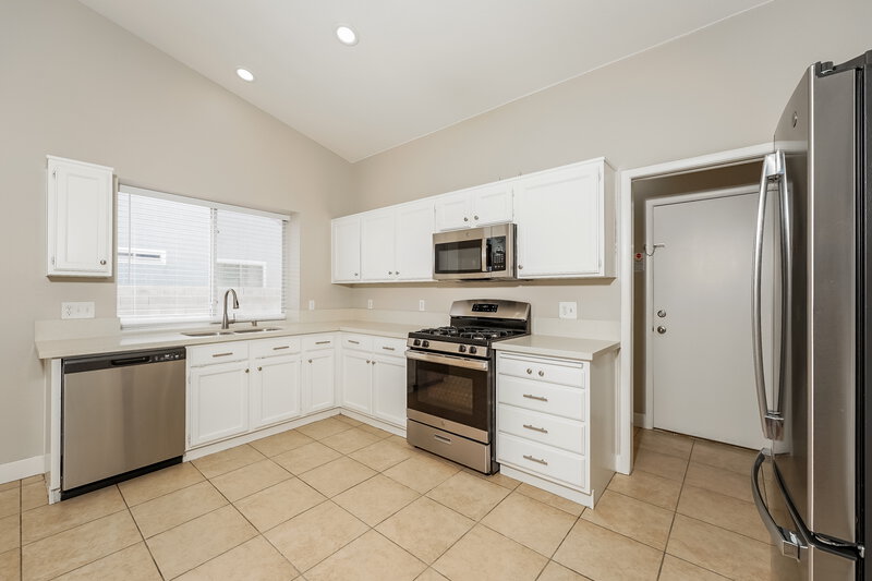1,835/Mo, 4234 Inglewood Point St North Las Vegas, NV 89032 Kitchen View