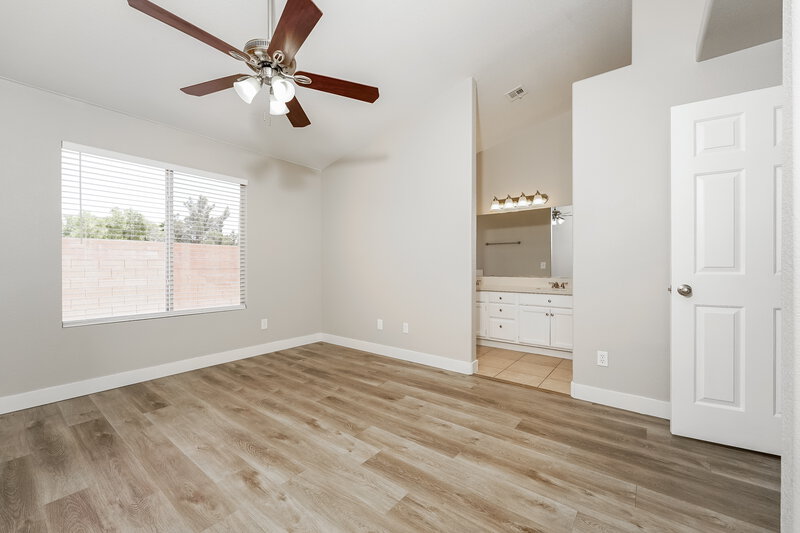 1,835/Mo, 4234 Inglewood Point St North Las Vegas, NV 89032 Main Bedroom View 2