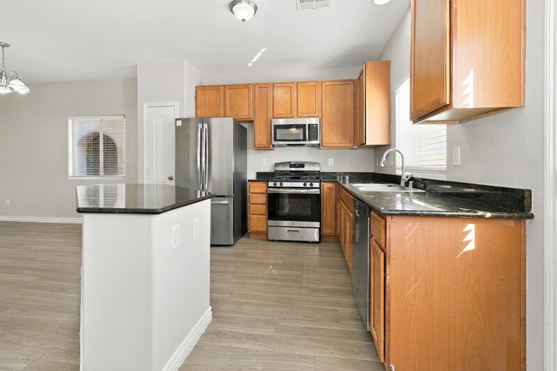 2,495/Mo, 209 Sierra Breeze Ave North Las Vegas, NV 89031 Kitchen View 2