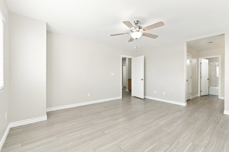 2,495/Mo, 209 Sierra Breeze Ave North Las Vegas, NV 89031 Primary Bedroom View