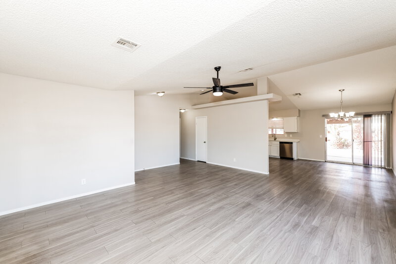 2,150/Mo, 361 Clover Glen Ct Henderson, NV 89015 Living Room View