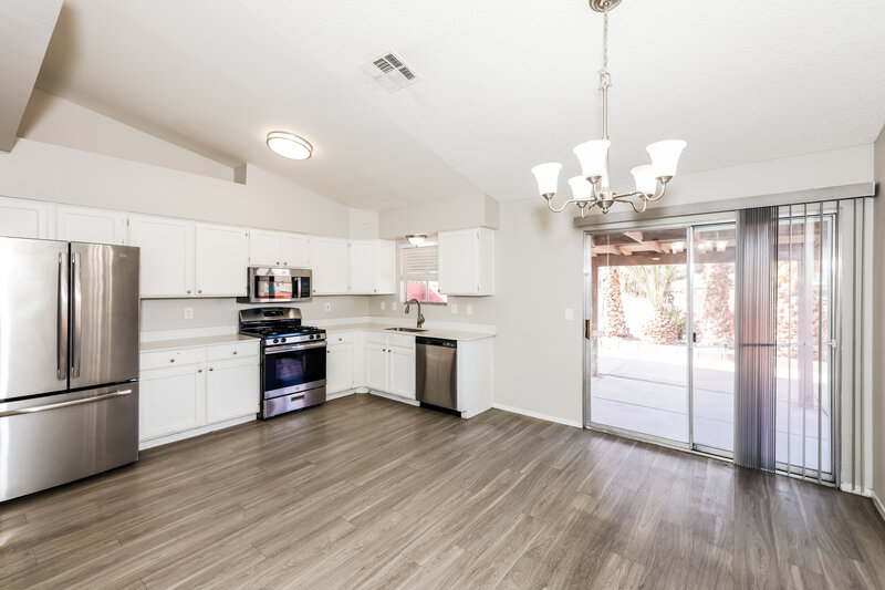2,150/Mo, 361 Clover Glen Ct Henderson, NV 89015 Dining Room View 2