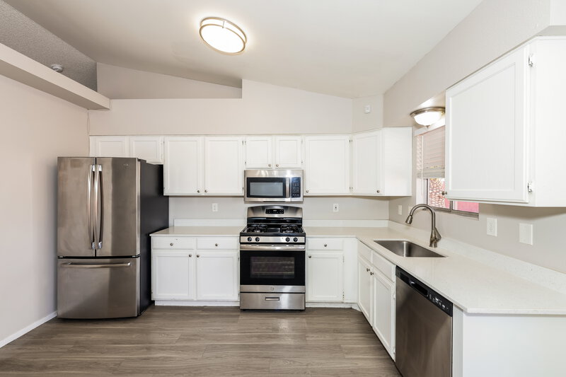 2,150/Mo, 361 Clover Glen Ct Henderson, NV 89015 Kitchen View