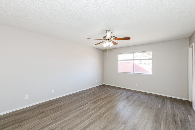 2,150/Mo, 361 Clover Glen Ct Henderson, NV 89015 Main Bedroom View