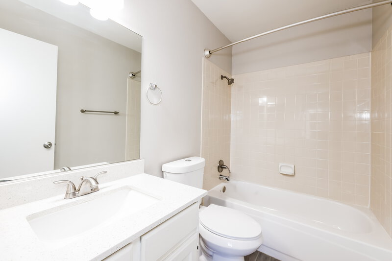 2,150/Mo, 361 Clover Glen Ct Henderson, NV 89015 Bathroom View