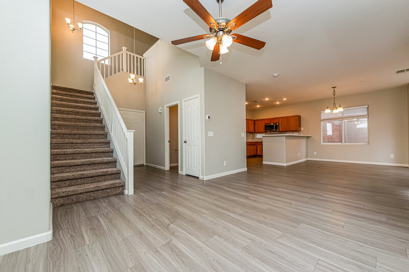 2,070/Mo, 8920 Brentwood Grove Ct Las Vegas, NV 89149 Living Room View 2