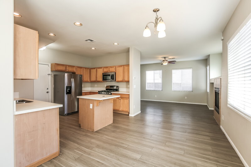 3,050/Mo, 711 Easter Lily Pl Henderson, NV 89011 Kitchen View 2