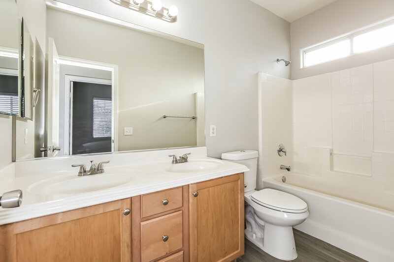 3,050/Mo, 711 Easter Lily Pl Henderson, NV 89011 Bathroom View