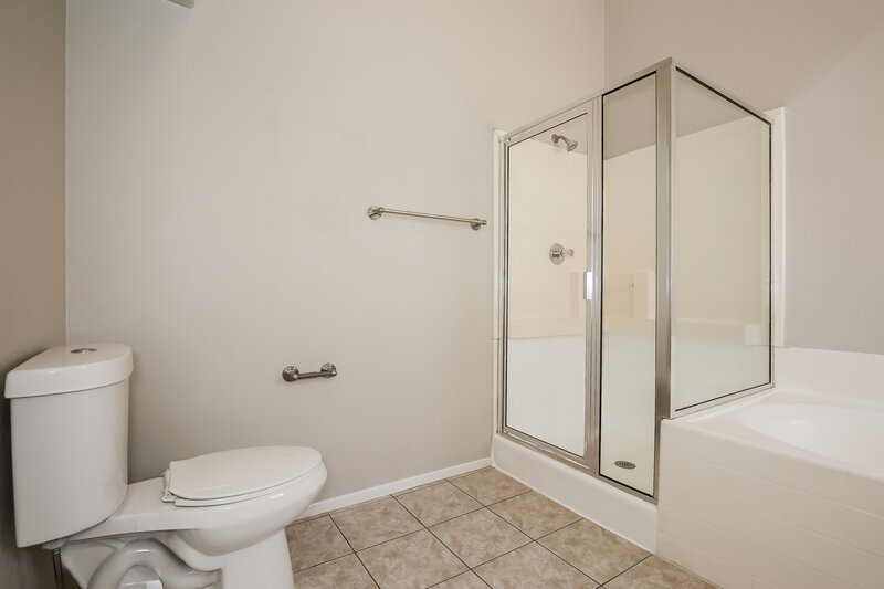 1,935/Mo, 3744 Blue Dawn Dr North Las Vegas, NV 89032 Main Bathroom View 2