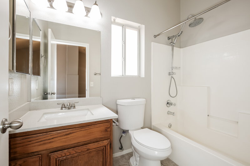 1,935/Mo, 3744 Blue Dawn Dr North Las Vegas, NV 89032 Bathroom View