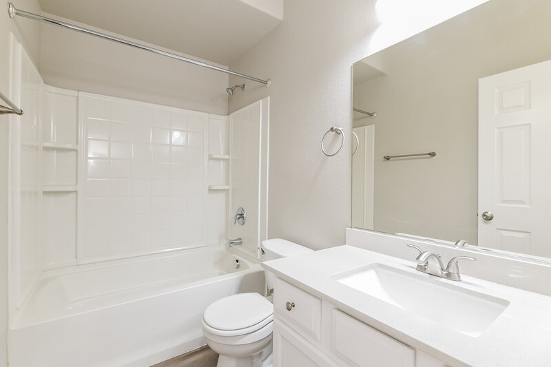 2,155/Mo, 168 Sitka Spruce Street Henderson, NV 89015 Bathroom View 2