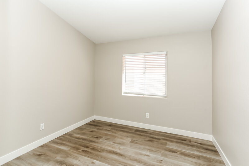 2,050/Mo, 516 Shallow Mist Ct North Las Vegas, NV 89032 Bedroom View