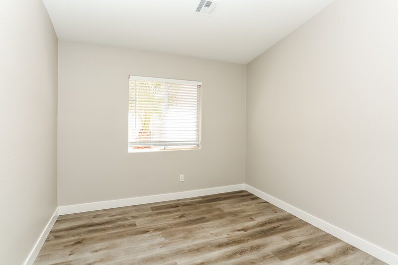 2,050/Mo, 516 Shallow Mist Ct North Las Vegas, NV 89032 Bedroom View 3