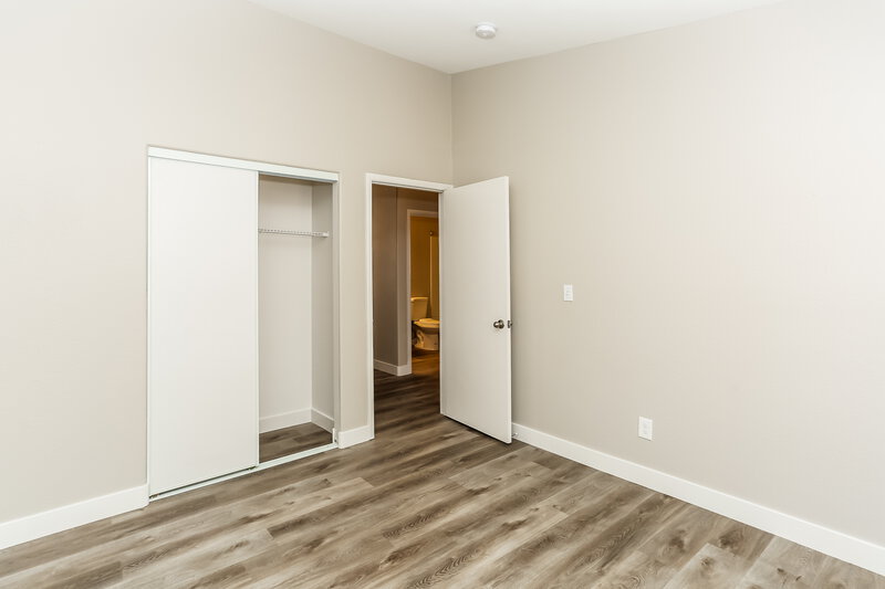 2,050/Mo, 516 Shallow Mist Ct North Las Vegas, NV 89032 Bedroom View 4