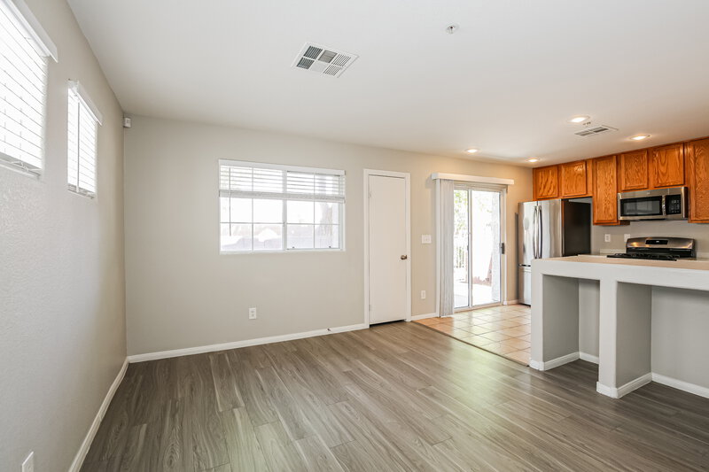 1,855/Mo, 3020 Sunrise Bay Ave North Las Vegas, NV 89031 Living Room View 2