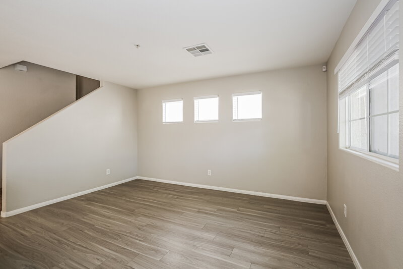 1,855/Mo, 3020 Sunrise Bay Ave North Las Vegas, NV 89031 Living Room View 3