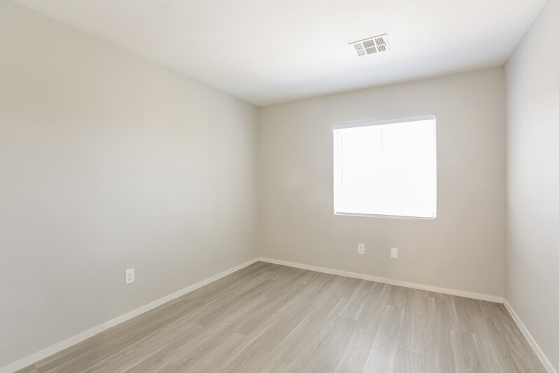 1,910/Mo, 5905 Victory Point St North Las Vegas, NV 89081 Bedroom View
