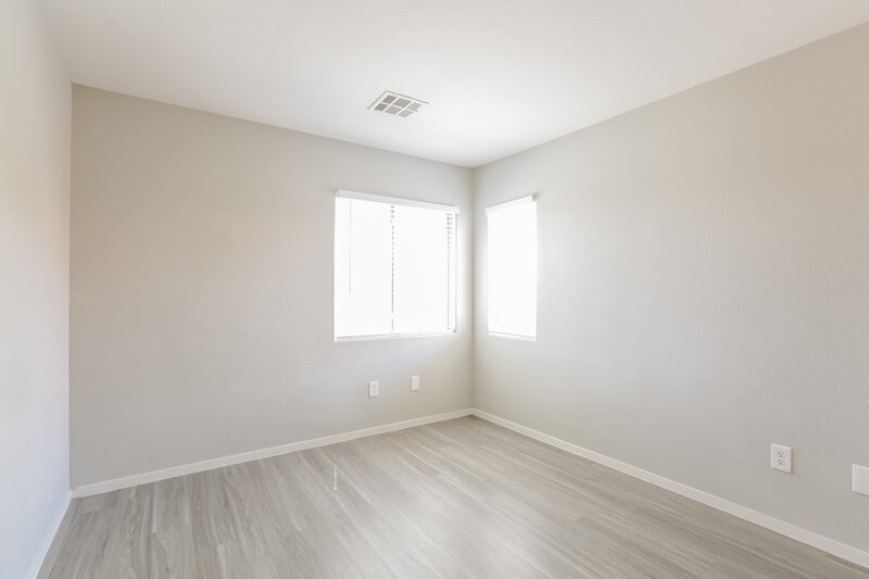 1,910/Mo, 5905 Victory Point St North Las Vegas, NV 89081 Bedroom View 3