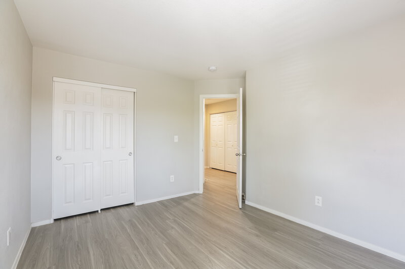 1,910/Mo, 5905 Victory Point St North Las Vegas, NV 89081 Bedroom View 4