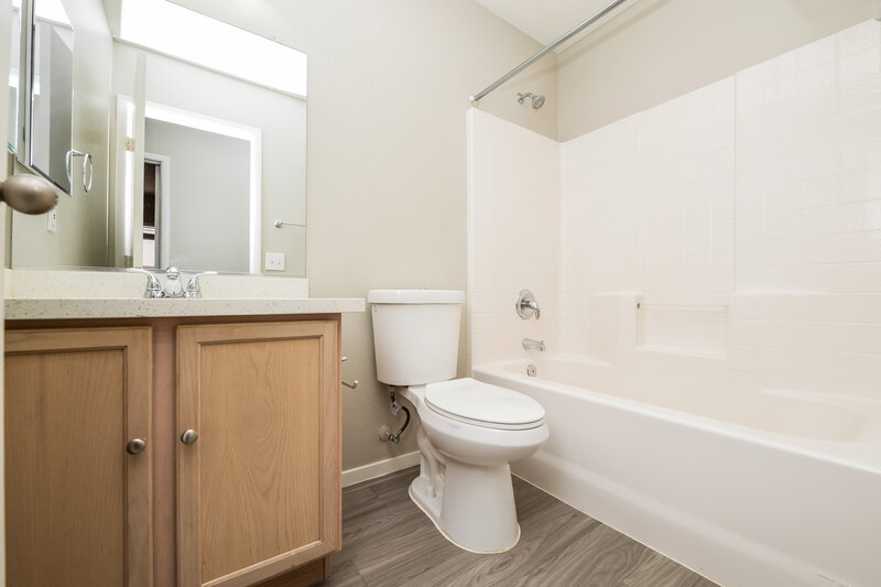 2,040/Mo, 3105 Macaroon Way North Las Vegas, NV 89031 Bathroom View