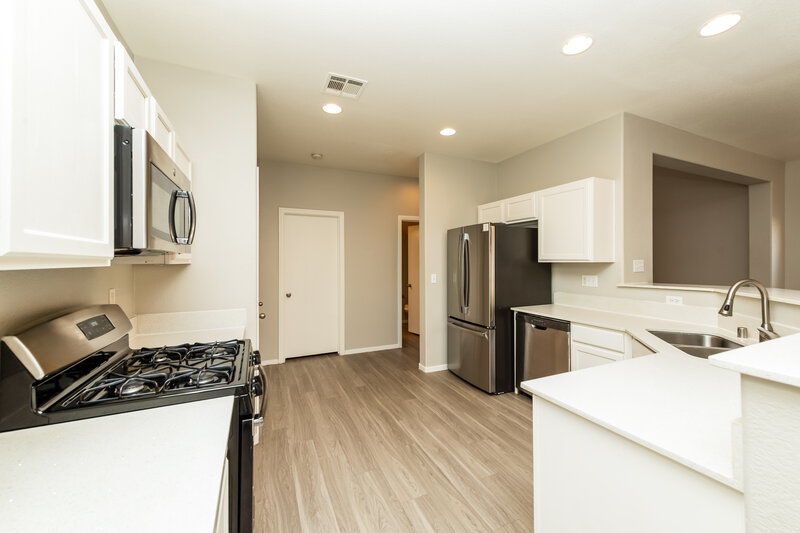 1,870/Mo, 3752 Stowe Creek Ave North Las Vegas, NV 89081 Kitchen View