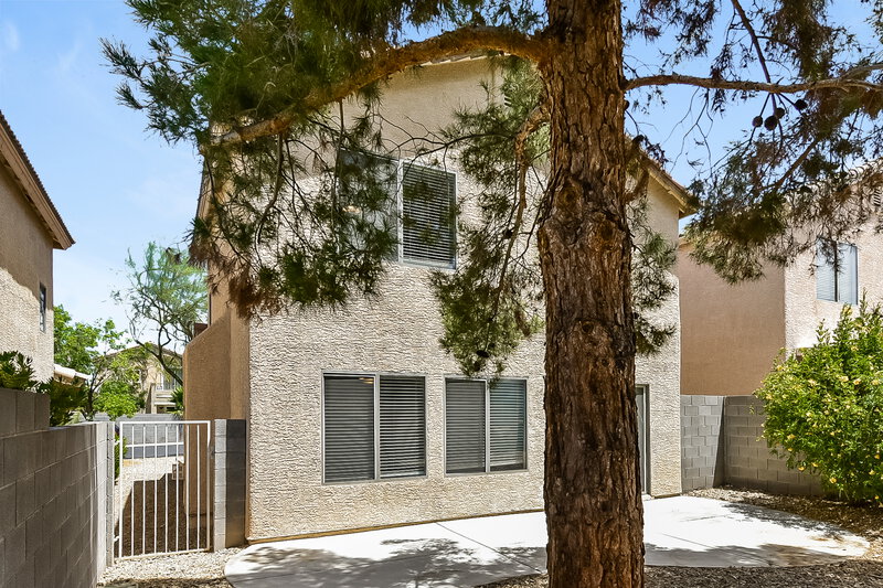 1,995/Mo, 9589 Gatesville Ave Las Vegas, NV 89148 Rear View